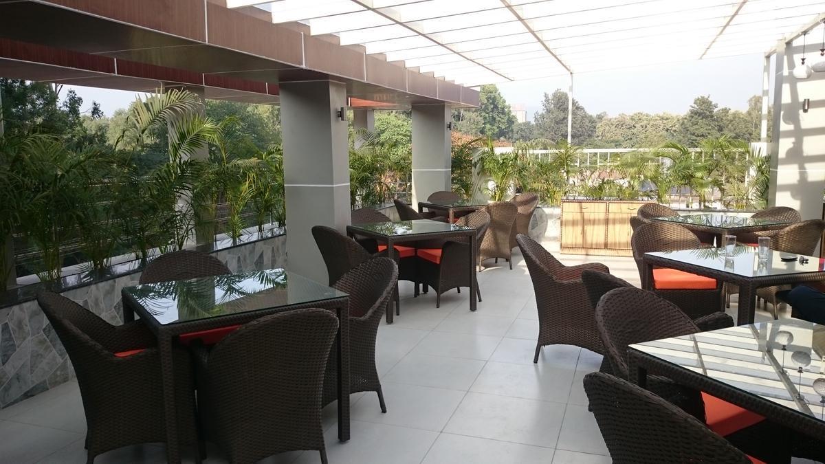 Imperial Clarks Inn Dehradun Exterior foto